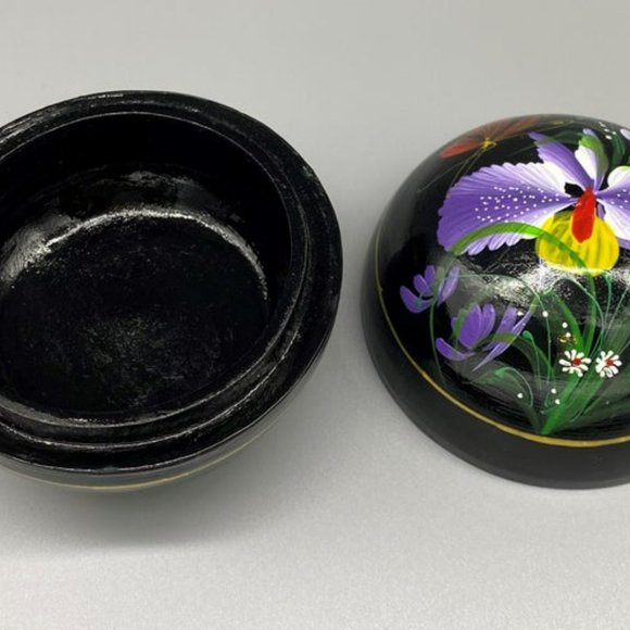 Hand Painted Wood Lacquered Round Trinket Box-Random Design Picked By Seller - Picture 3 of 3